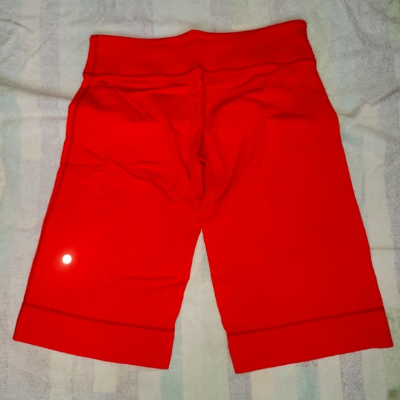 Lululemon shorts sz 12 - Picture 1 of 2
